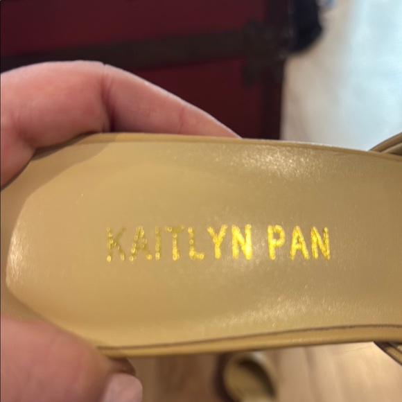 Kaitlyn Pan Genuine Leather Light Tan and Black Mules Two-Tone Design NWT - Picture 2 of 4